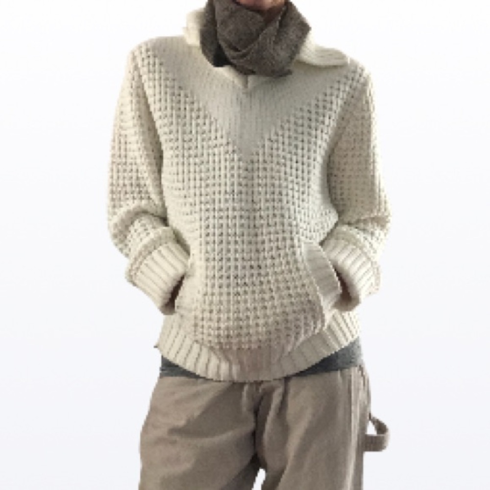 Vintage Ivory Waffle  knit Chunky Kangaroo Pockets V neck Medium Sweater
